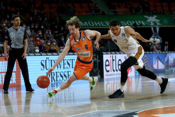 防线在面对 防线在面对