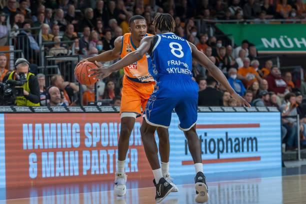 交出一份足 交出一份足